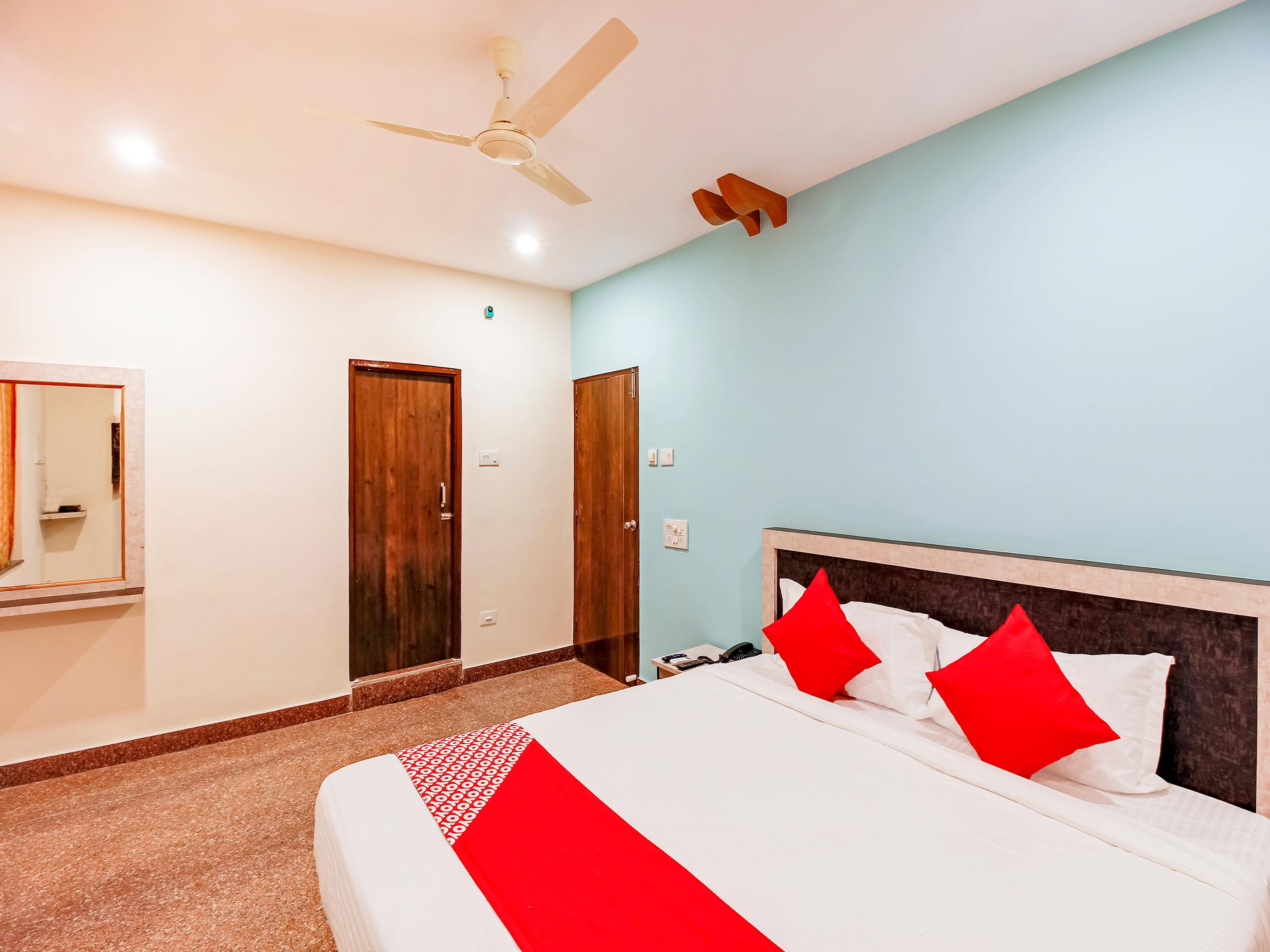 Capital O Hotel Vaishnavi Secundurabad Esterno foto